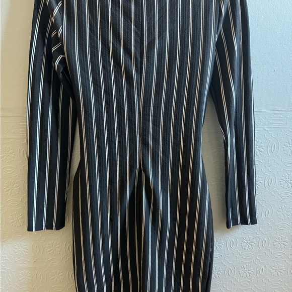 Dynamite P/s stripped dress - Picture 2 of 5